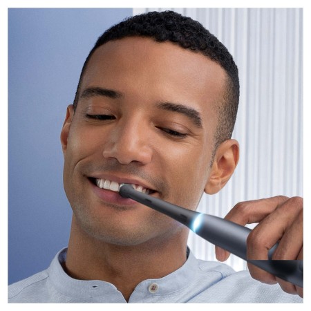 Oral-B iO 7 Şarjlı Diş Fırçası - Siyah - Thumbnail