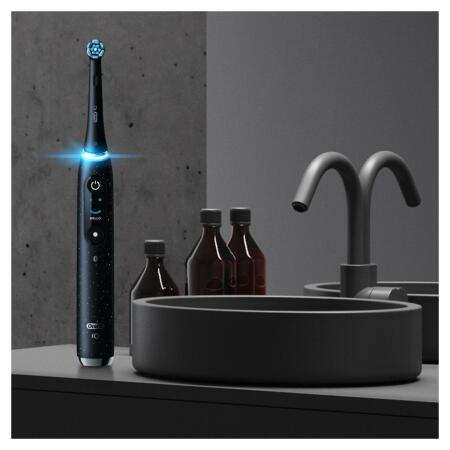 Oral-B iO10 Kozmik Siyah Şarjlı/Elektrikli Diş Fırçası, 1 Fırça Başlığı, Hızlı Manyetik Şarj Cihazı, Uzun Ömürlü Pil, Şarj Eden Seyahat Kabı - 7