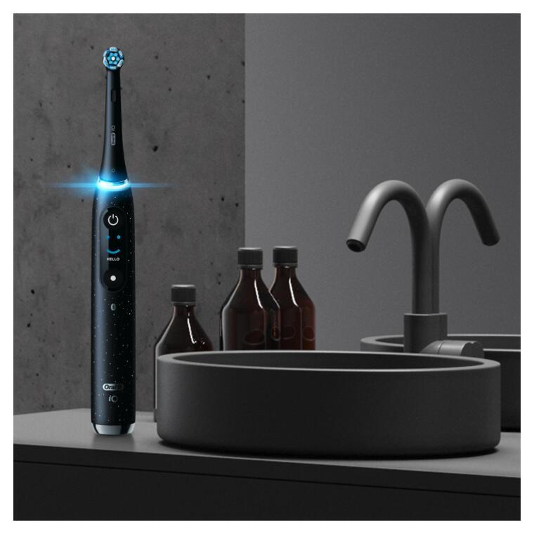 Oral-B iO10 Kozmik Siyah Şarjlı/Elektrikli Diş Fırçası, 1 Fırça Başlığı, Hızlı Manyetik Şarj Cihazı, Uzun Ömürlü Pil, Şarj Eden Seyahat Kabı - 7
